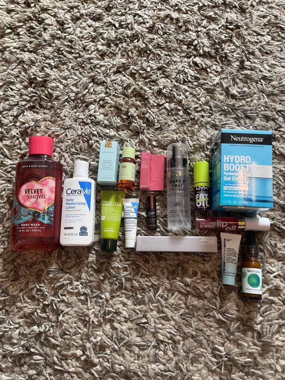 MAKEUP AND SKINCARE BUNDLE!!